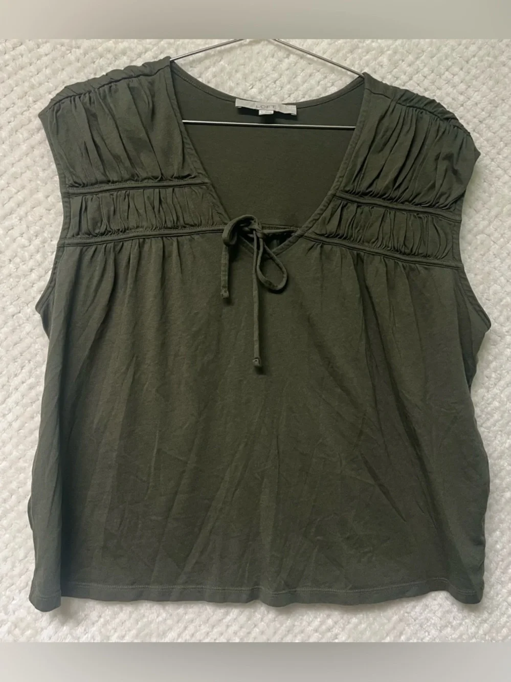 LOFT Shirred Tie Neck Top Green Cotton Blend Boho Chic V-neck Womens Large